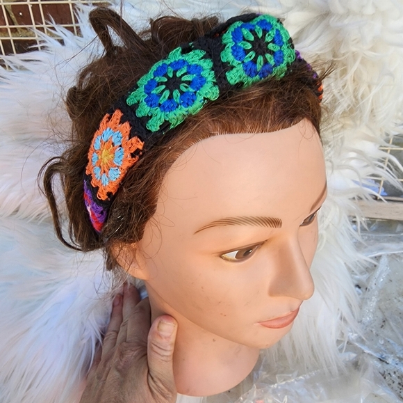 Hand crocheted headband NEW - Picture 3 of 5